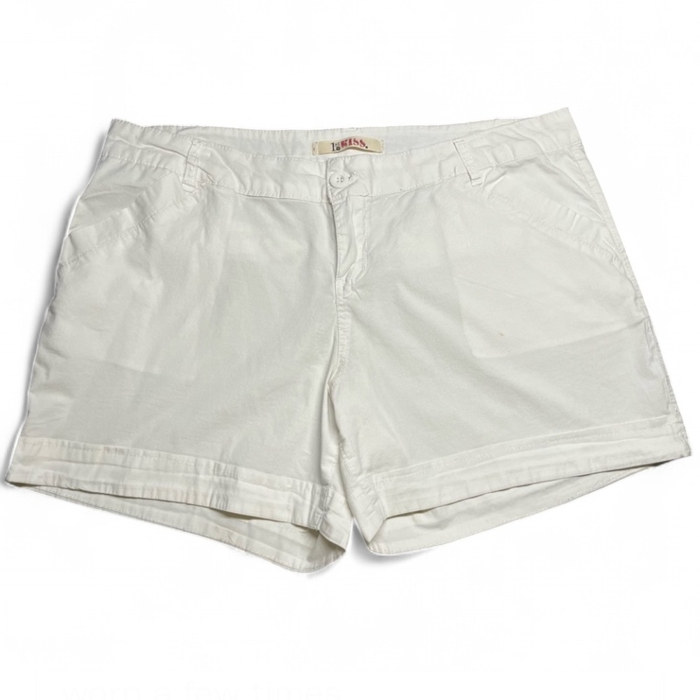 First Kiss White Shorts, 15